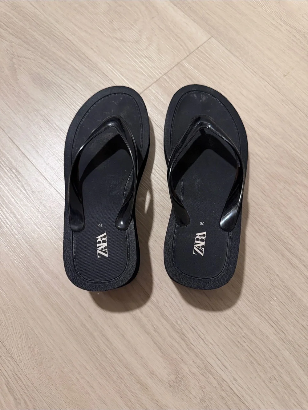 ZARA Black Platform Flip-Flop Sandals with Glossy Straps